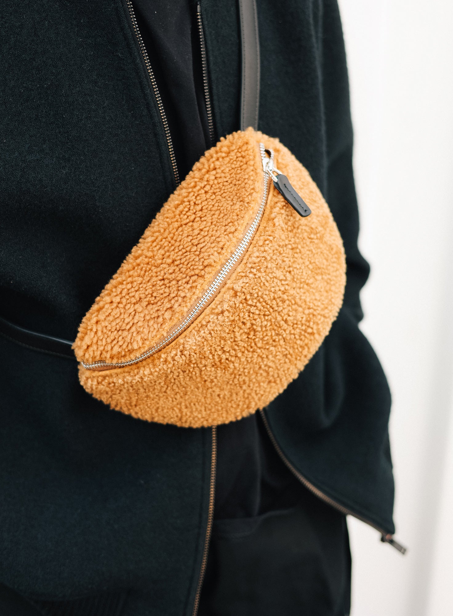 HIP BAG | CAN SHEARLING CARAMEL